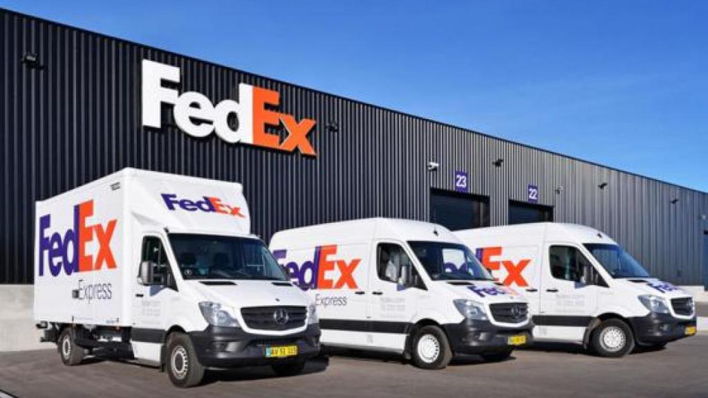 1606303265 14 PS5 una gran accion francesa robada por ladrones empleados en