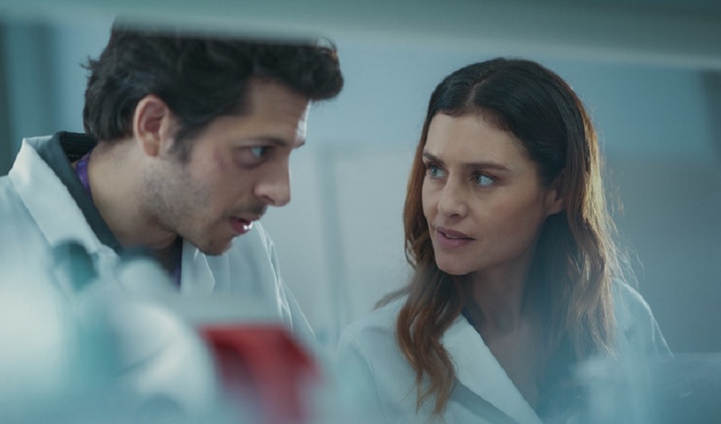 The One Season 1: ¡Explicación del final de la serie de Netflix! 2 el final de la temporada 1