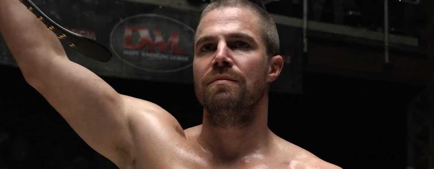 Tacones: Nueva mirada a la serie de lucha libre con Stephen Amell