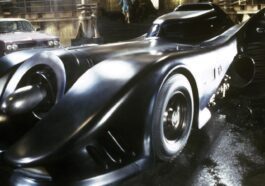The Flash the movie: batmobile original y batcueva de Batman de Michael Keaton en imágenes