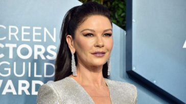 Miércoles: Catherine Zeta-Jones será Morticia Addams en la serie de Tim Burton