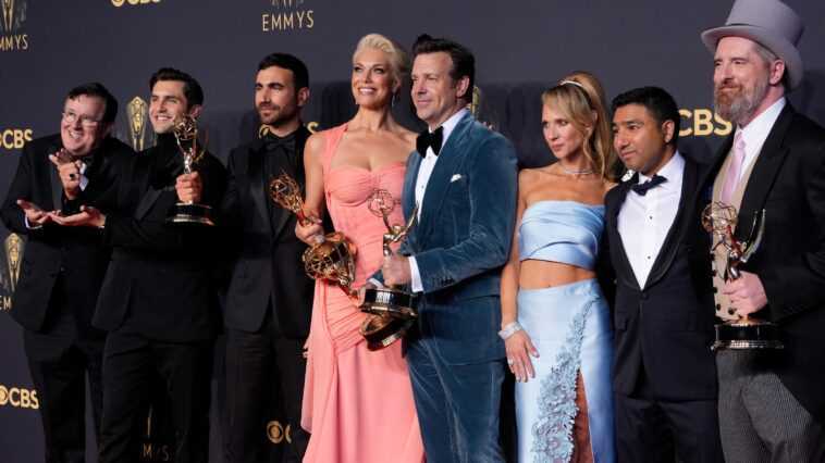 Premios Emmy 2021: Lluvia de premios para The Crown, Ted Lasso, King of Comedy 1 Premios Emmy 2021: Lluvia de premios para The Crown, Ted Lasso, King of Comedy