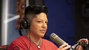 Y Así Así: Sara Ramírez defiende a su personaje Che Díaz