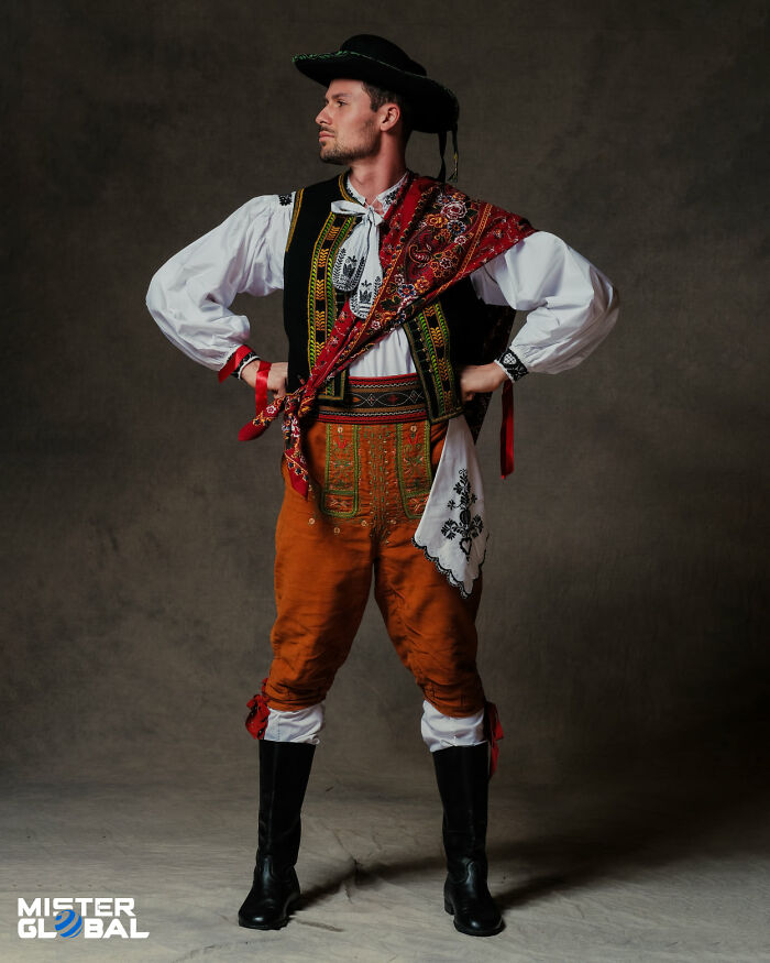 1647872647 829 30 atuendos tradicionales que parecen jefes de videojuegos