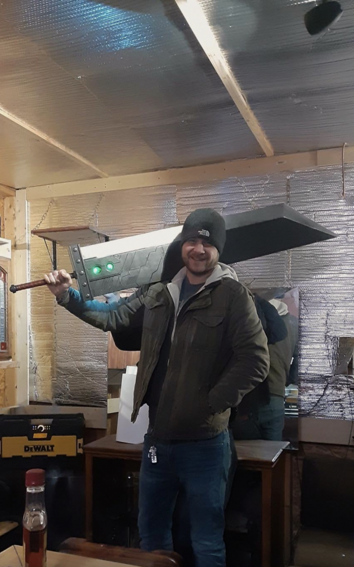 1651247528 178 God of War Ragnarok este Mjolnir creado por un fan