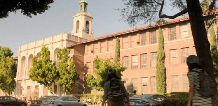 Love Victor: ¿Dónde está Creekwood High? ¿Es esta una escuela real? 1 Ayther logo