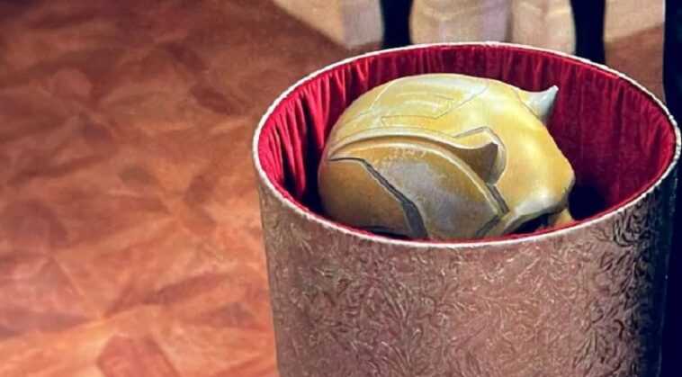 ¡Se explica el final del episodio 5 de She-Hulk! ¿Casco temerario? 1 Ayther logo