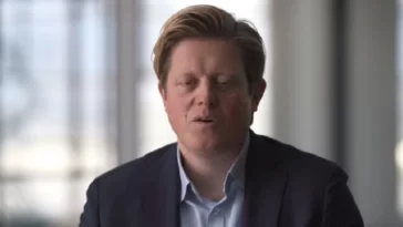 james holt aujourdhui