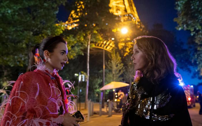 1673635926 8 Emily en Paris exasperada la ciudad de Paris ataca duramente