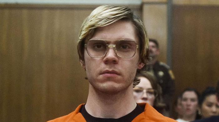 Netflix: después de Dahmer, la nueva serie de eventos de Ryan Murphy revela su elenco 3 Peter Evans en Dahmer