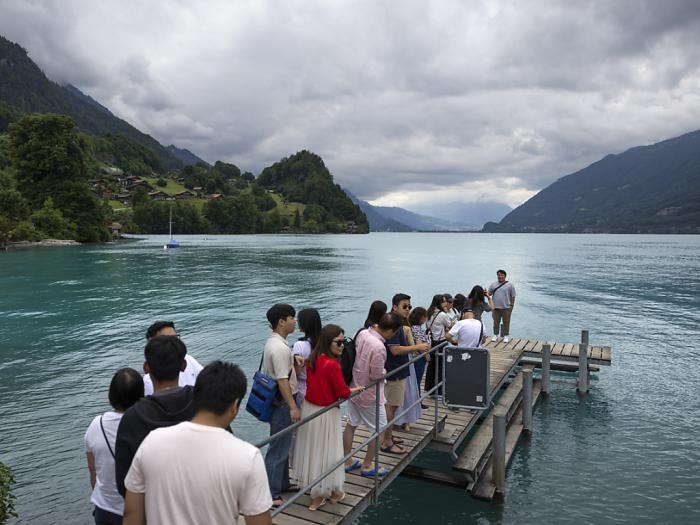 sobreturismo en un pueblo suizo