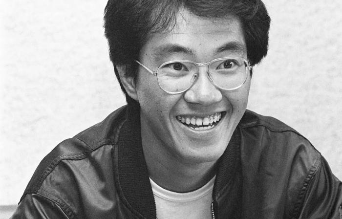 akira toriyama en blanco y negro