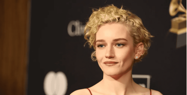 Los Cuatro Fantásticos: Julia Garner es la versión femenina de Silver Surfer 1 Los Cuatro Fantásticos: Julia Garner es la versión femenina de Silver Surfer