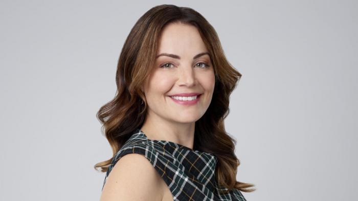 Smallville_erica-durance_superman_lois-lane_supergirl_interview