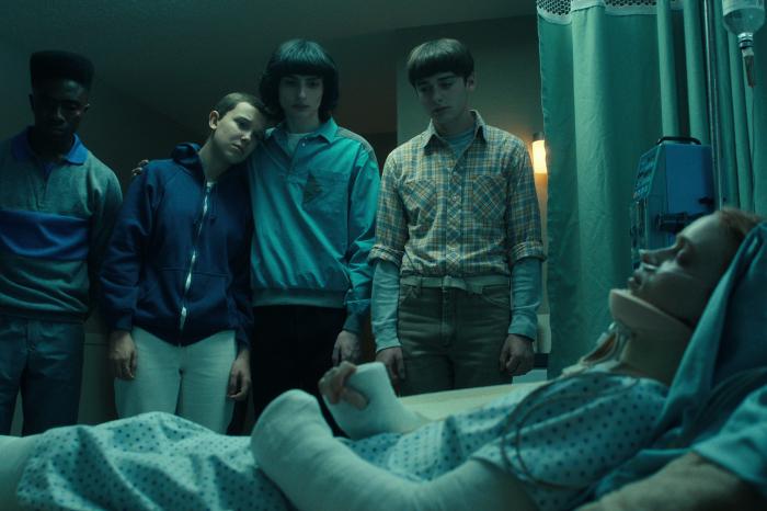 Stranger Things, Max en coma