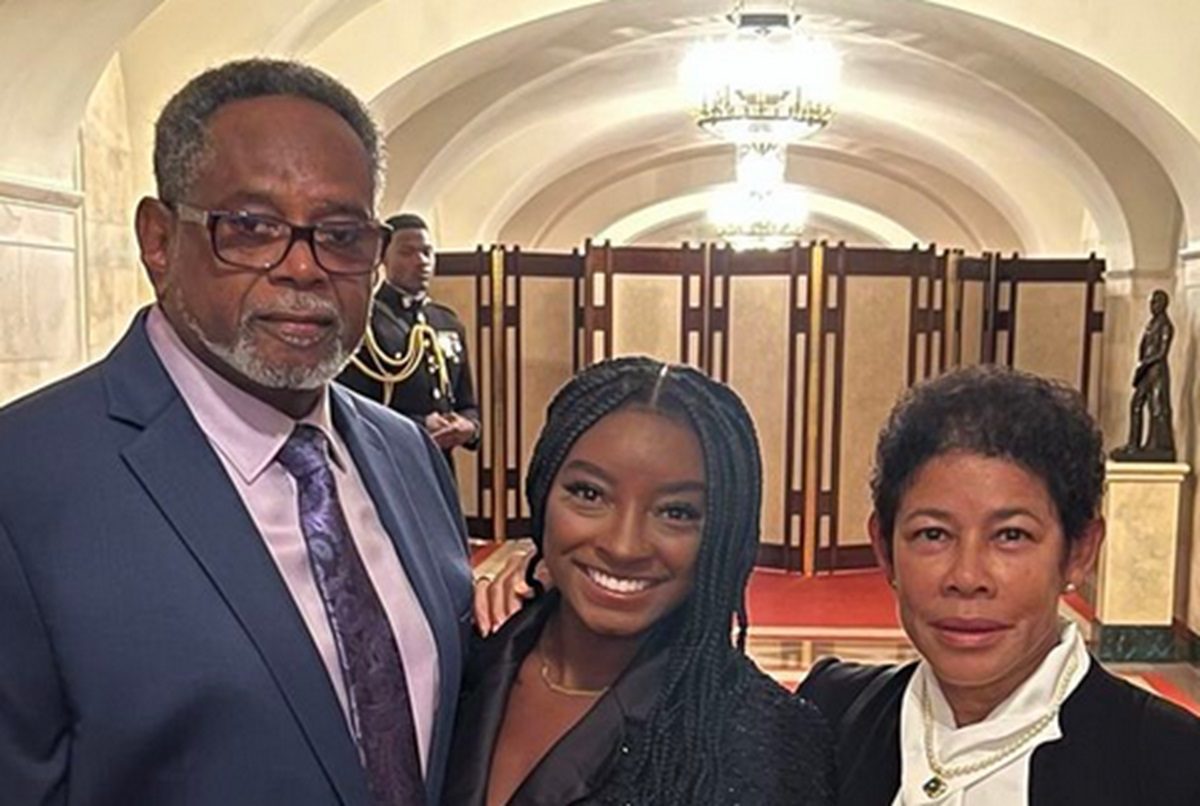 simone biles parents aujourdhui