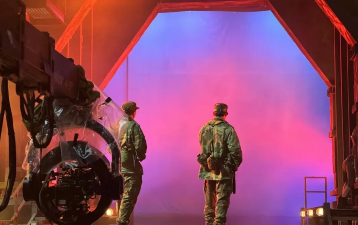 Soldados por detrás en el set de Stranger Things.