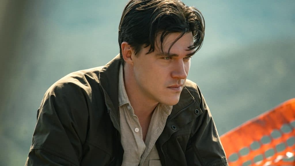 El asesino en serie alias Richard alias Andrew en un acantilado en Don't Move