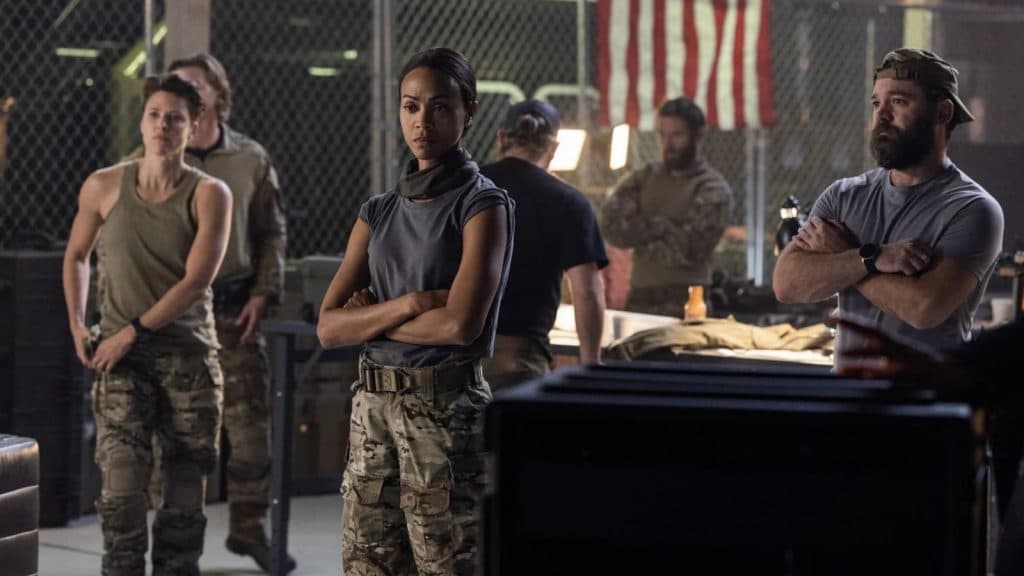 Marines y Joe alias Zoe Saldana en la serie Lioness