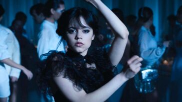 Miércoles: Jenna Ortega celebra Halloween de la mejor manera posible