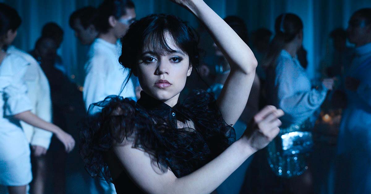 Miércoles: Jenna Ortega celebra Halloween de la mejor manera posible