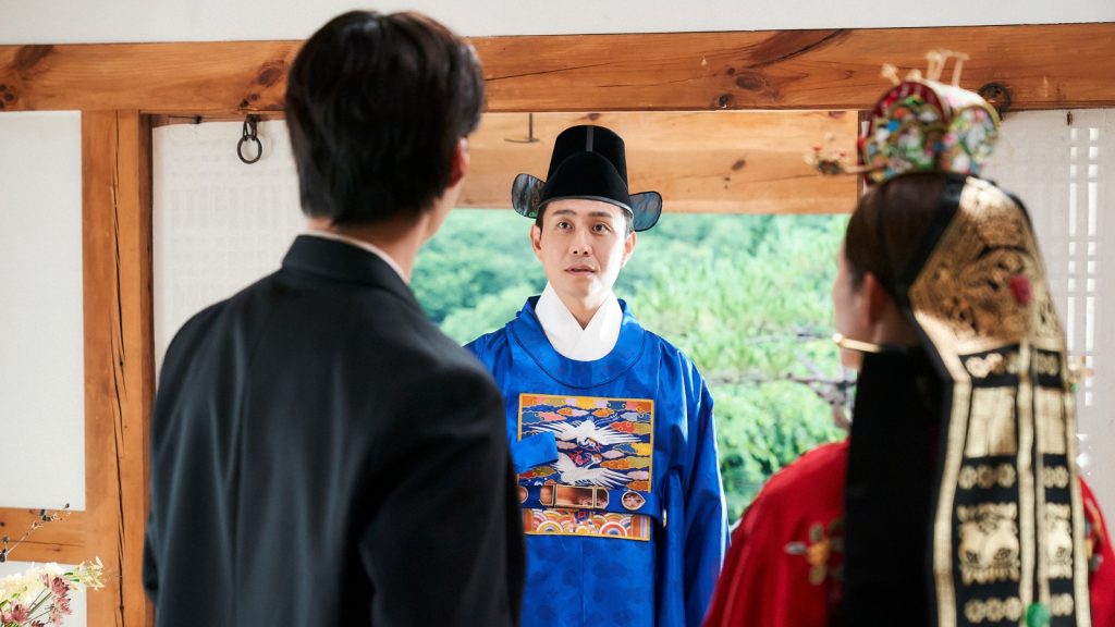 Heung en traje tradicional de boda en Mr Plankton