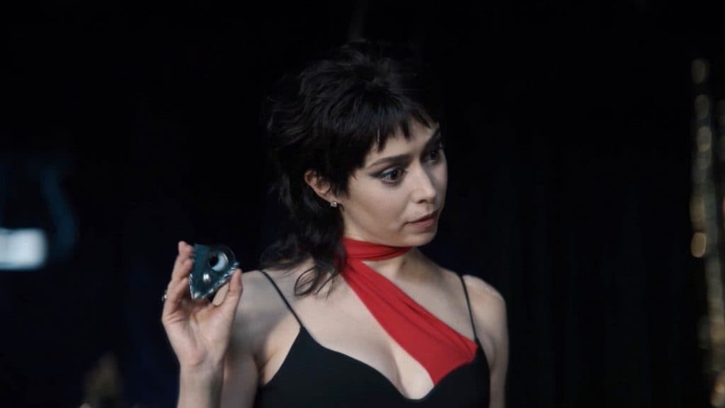 Sofia Falcone agita un cortapuros en el episodio final de The Penguin