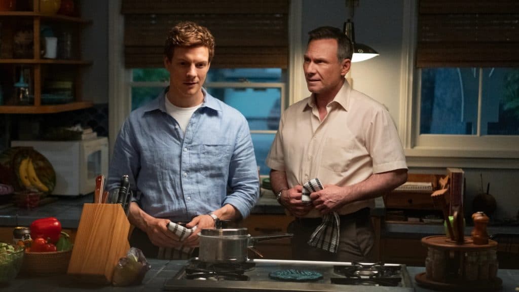 Dexter y su padre adoptivo cocinan en Dexter Original Sin