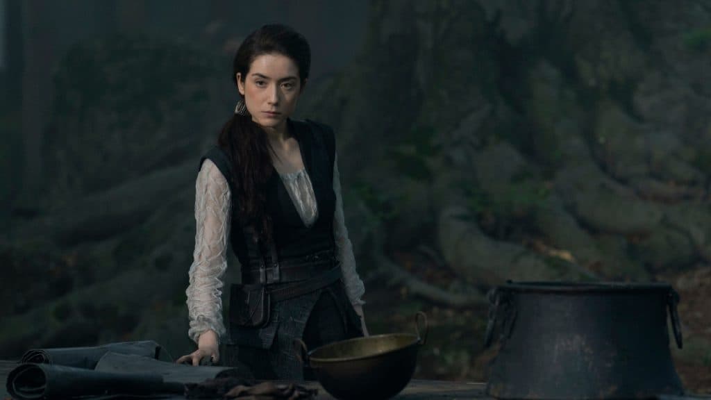 Tula Harkonnen frente a utensilios de cocina