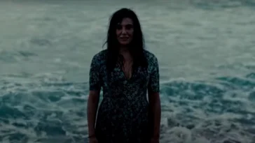 1737935704 Mas Alla De Las Olas ¡explicacion Del Fin ¿quien Esta.webp.webp