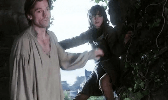 Juego de Tronos: 10 escenas más impactantes y controvertidas de la serie 3 Jame empuja a Bran Stark al vacío