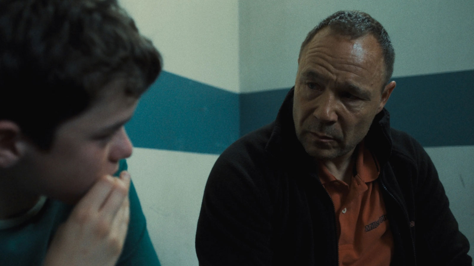 1740494543 Esta Nueva Serie Thriller De Netflix Te Sumergira En Una.jpg