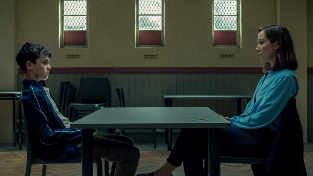 Jamie Miller en una sesión con un psicólogo en un centro de detención en Adolescencia