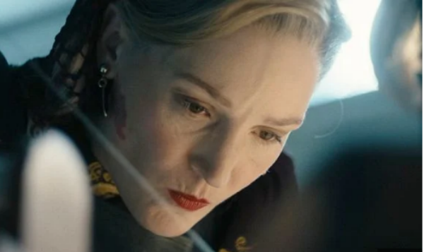 1759770827 910 Monstruo La historia de Ed Gein Charlie Hunnam perturba en