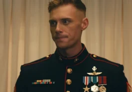 Boots Temporada 1: ¿Sullivan es gay o bisexual?