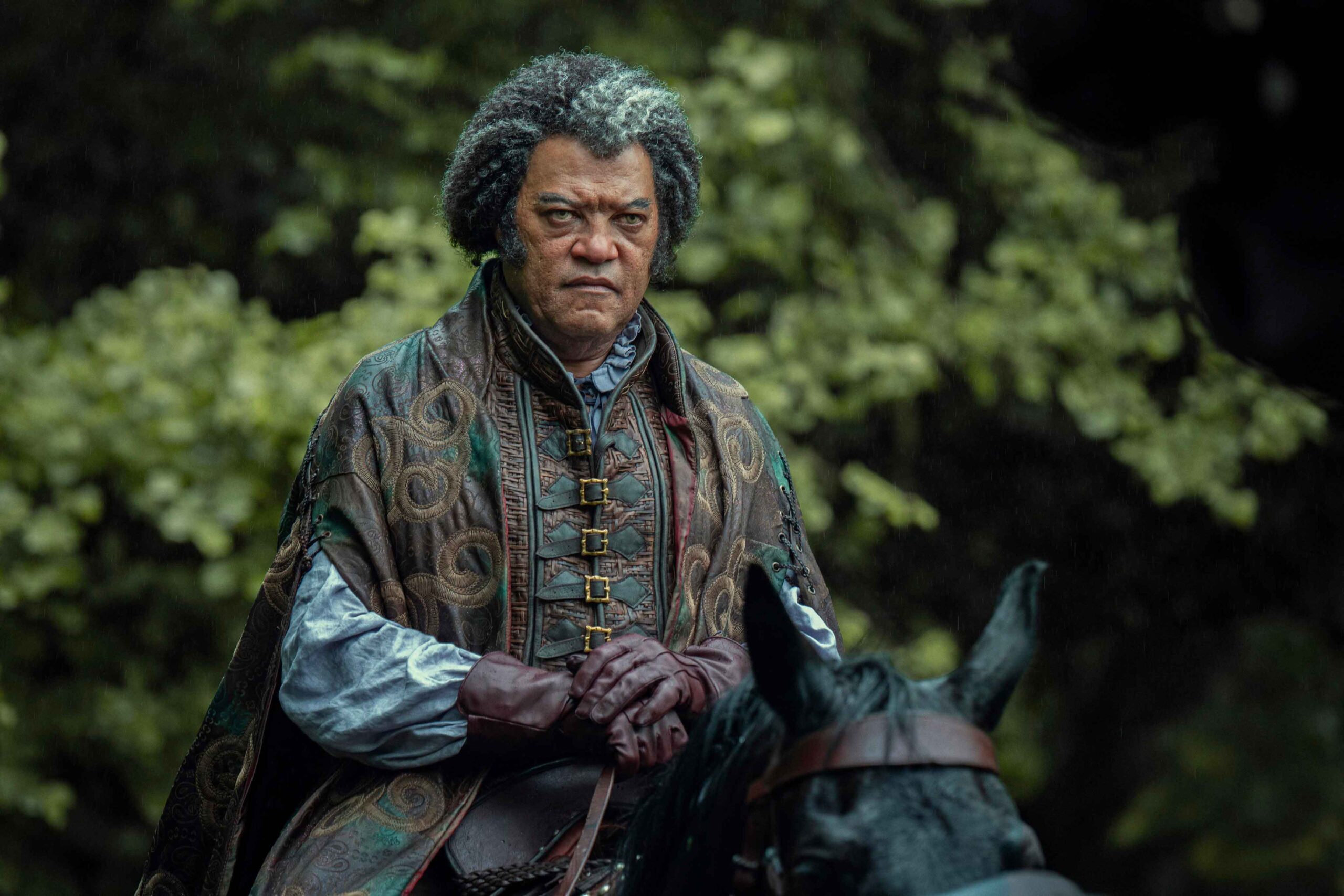 La temporada 4 de The Witcher: Nuevo teaser con Fishburne, la showrunner explica la salida de Cavill