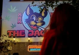 Amsterdam Empire Temporada 1: ¿Chacal es una verdadera cafetería?