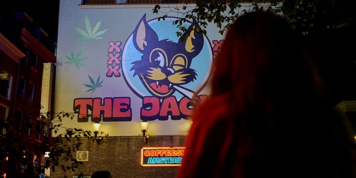 Amsterdam Empire Temporada 1: ¿Chacal es una verdadera cafetería?