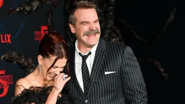 ¡Sabemos la verdad sobre la controversia entre David Harbour y Millie Bobby Brown!