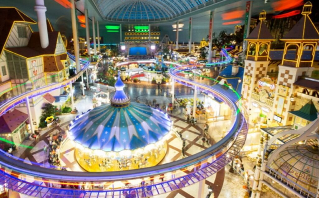 XO Kitty Temporada 3: ¿Existe Lotte World en la vida real? 2 xo kitty mundo lotte